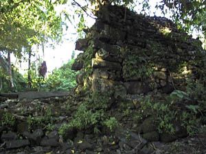 Leluh, Kinyeir Fulat interior view of wall